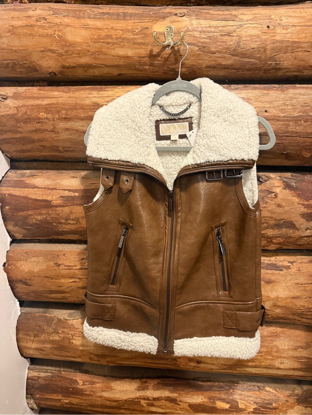 🤎NWOT Micheal Micheal Kors Women's Brown Faux-Leather Sherpa-Lined Vest